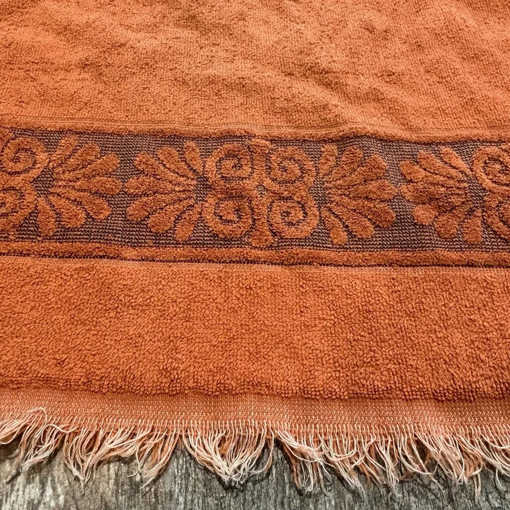 Vtg Cannon Monticello Burnt Orange Hand Towel Sculpted Fringe Made USA 16x24